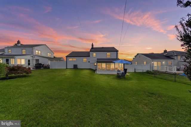 240 TALBOT DR, Broomall, PA 19008