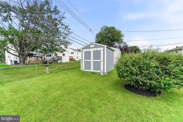 240 TALBOT DR, Broomall, PA 19008