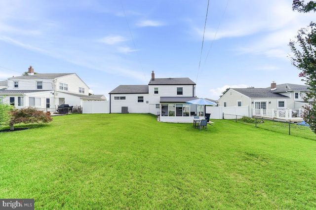 240 TALBOT DR, Broomall, PA 19008