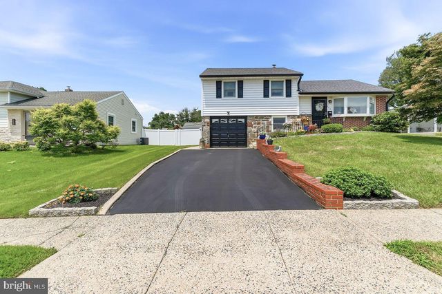 240 TALBOT DR, Broomall, PA 19008
