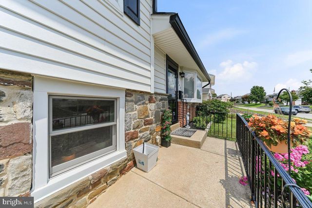 240 TALBOT DR, Broomall, PA 19008