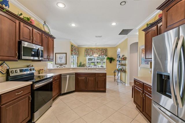 632 SHOREHAVEN DR, Poinciana, FL 34759