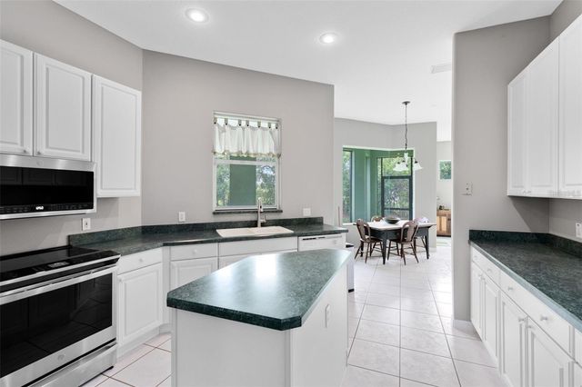 5204 HAMMOCK POINTE COURT, St Cloud, FL 34771