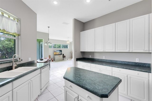 5204 HAMMOCK POINTE COURT, St Cloud, FL 34771