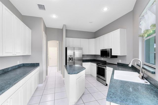 5204 HAMMOCK POINTE COURT, St Cloud, FL 34771