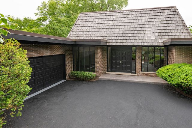 8100 S Park Avenue, Burr Ridge, IL 60527