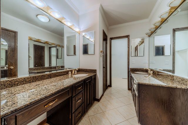 8100 S Park Avenue, Burr Ridge, IL 60527