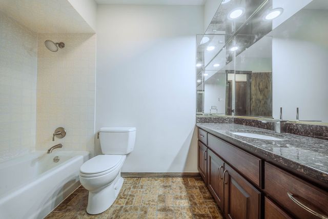 8100 S Park Avenue, Burr Ridge, IL 60527