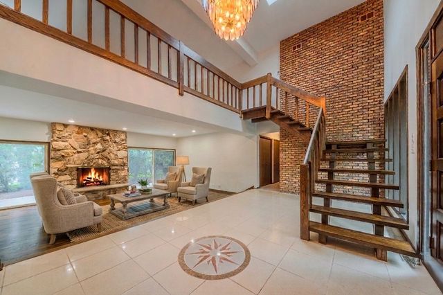 8100 S Park Avenue, Burr Ridge, IL 60527