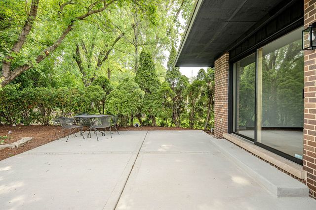 8100 S Park Avenue, Burr Ridge, IL 60527