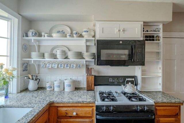 16 Shore Road, Truro, MA 02666