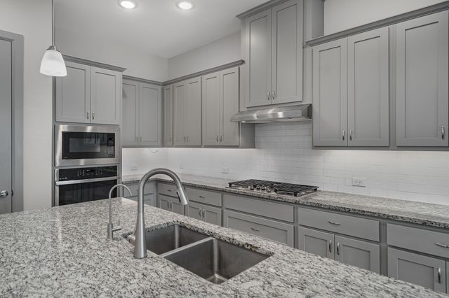 4851 Cypress Thorn Drive, Arlington, TX 76005