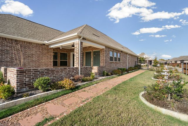 4851 Cypress Thorn Drive, Arlington, TX 76005