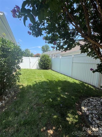 7118 Blakeney Greens Boulevard, Charlotte, NC 28277