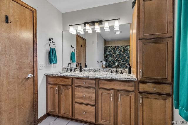 3604 Kelsey Lane, Wheatfield, NY 14120