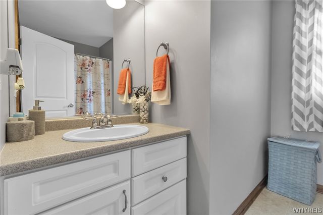 3604 Kelsey Lane, Wheatfield, NY 14120