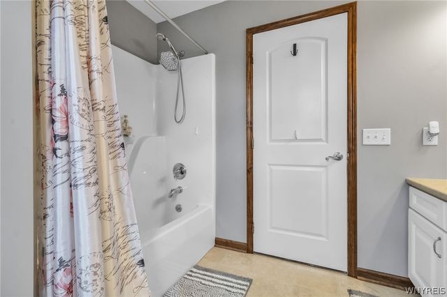 3604 Kelsey Lane, Wheatfield, NY 14120