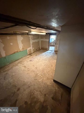 2032 CLIFTWOOD AVE, Baltimore, MD 21213