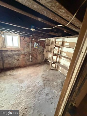 2032 CLIFTWOOD AVE, Baltimore, MD 21213