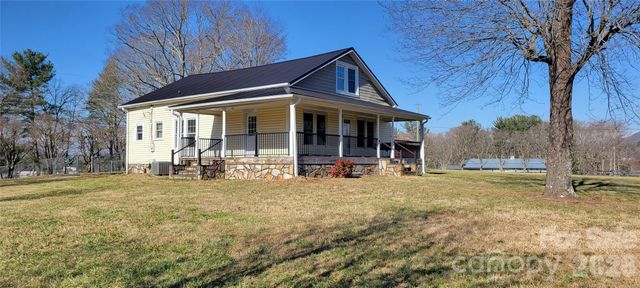 2601 Country Acres Place, Hudson, NC 28638