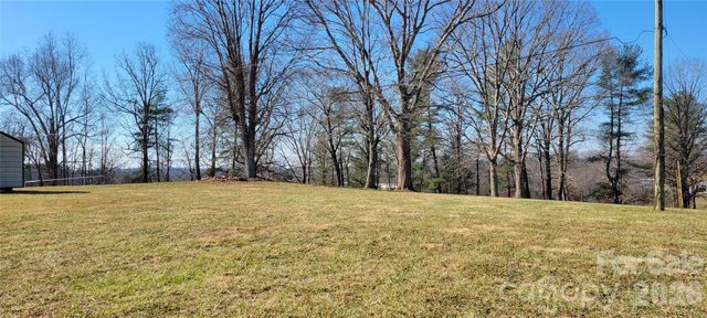 2601 Country Acres Place, Hudson, NC 28638