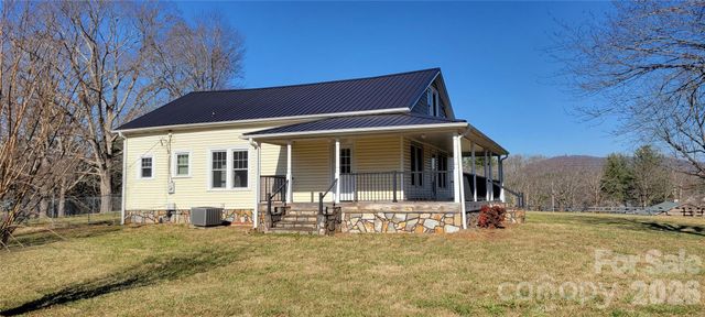 2601 Country Acres Place, Hudson, NC 28638