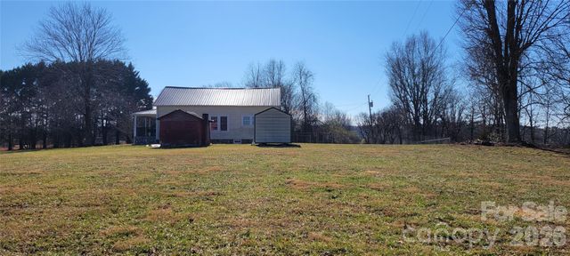 2601 Country Acres Place, Hudson, NC 28638