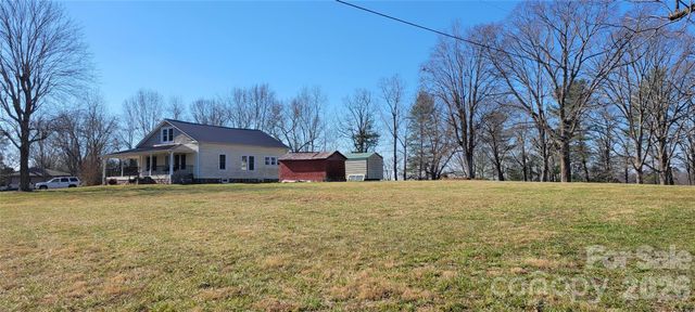 2601 Country Acres Place, Hudson, NC 28638