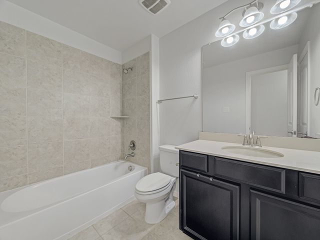 419 Aylesbury Drive, Roanoke, TX 76262