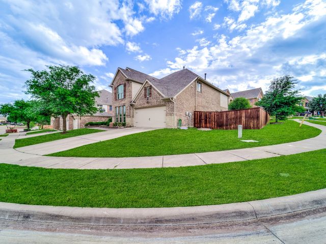 419 Aylesbury Drive, Roanoke, TX 76262