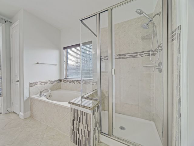 419 Aylesbury Drive, Roanoke, TX 76262