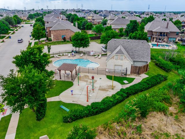 419 Aylesbury Drive, Roanoke, TX 76262