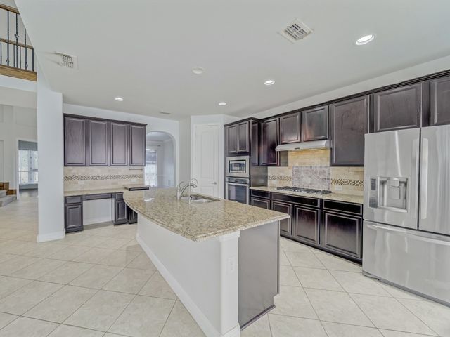 419 Aylesbury Drive, Roanoke, TX 76262