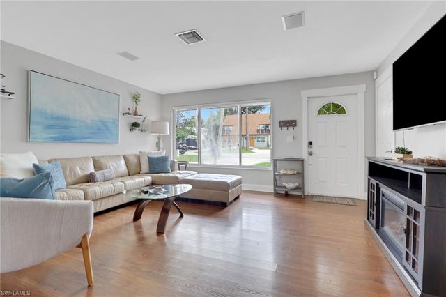 10271 Carolina ST, Bonita Springs, FL 34135