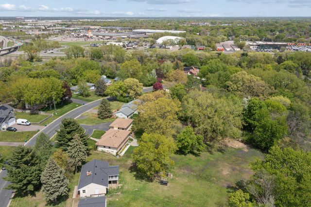 8108 Mount Curve Boulevard, Brooklyn Park, MN 55445