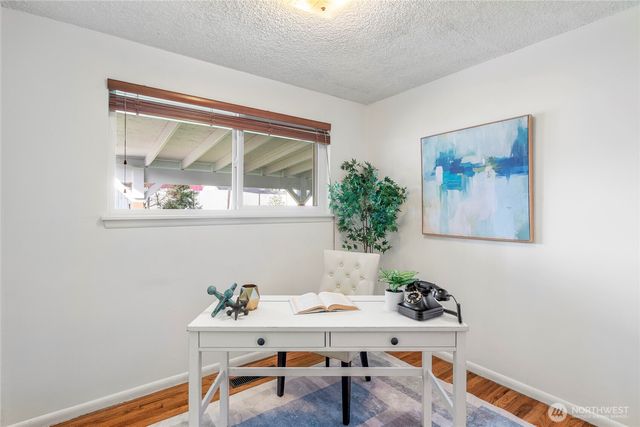 19513 Meridian Avenue N, Shoreline, WA 98133