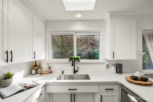 19513 Meridian Avenue N, Shoreline, WA 98133