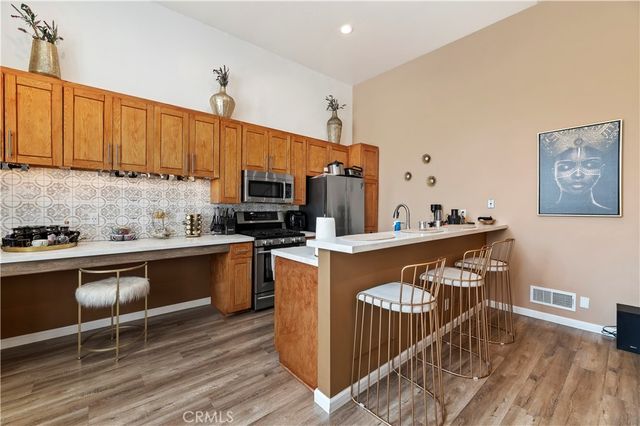 4652 Don Lorenzo B, Los Angeles, CA 90008