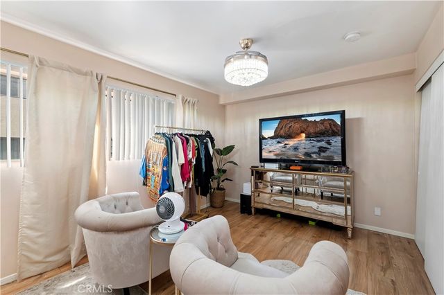 4652 Don Lorenzo B, Los Angeles, CA 90008