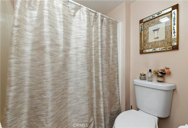 4652 Don Lorenzo B, Los Angeles, CA 90008