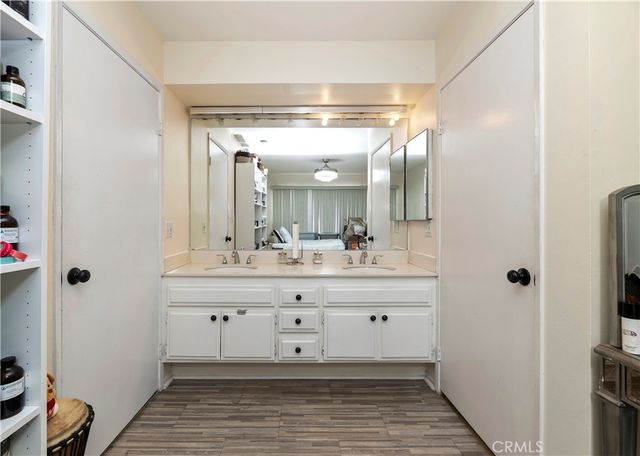 4652 Don Lorenzo B, Los Angeles, CA 90008