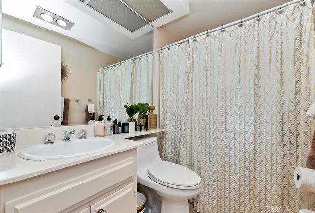 4652 Don Lorenzo B, Los Angeles, CA 90008