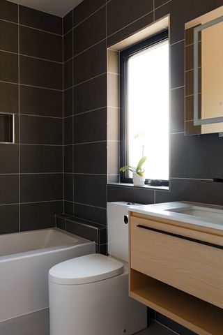 109 Wiswall Rd, Newton, MA 02459