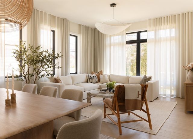 109 Wiswall Rd, Newton, MA 02459