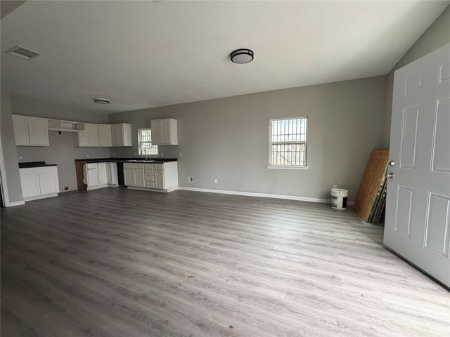 3411 Mclean Street, Fort Worth, TX 76103