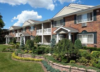 399 Great East Neck Road 399B, West Babylon, NY 11704