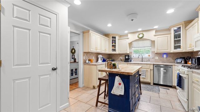 4603 Overlake, Northport, AL 35473