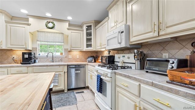 4603 Overlake, Northport, AL 35473