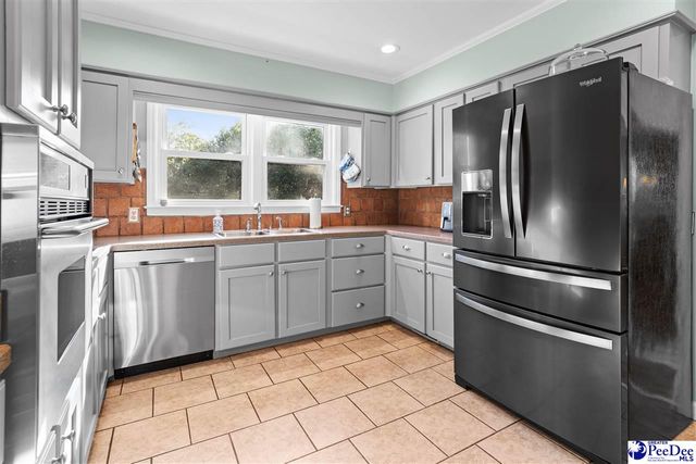 1800 W Carolina Ave, Hartsville, SC 29550