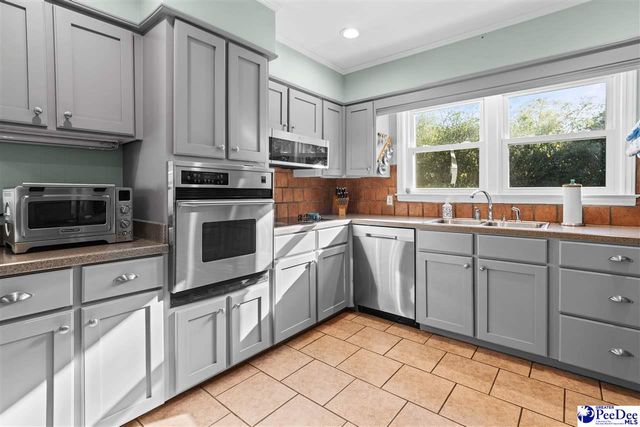 1800 W Carolina Ave, Hartsville, SC 29550